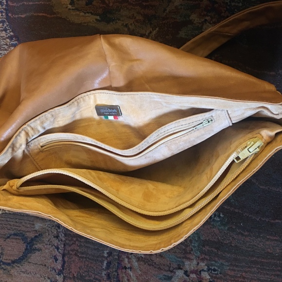 Host Pick: BUGGIANI Italian Leather Shoulder Handbag - $65 - Picture 4 of 10